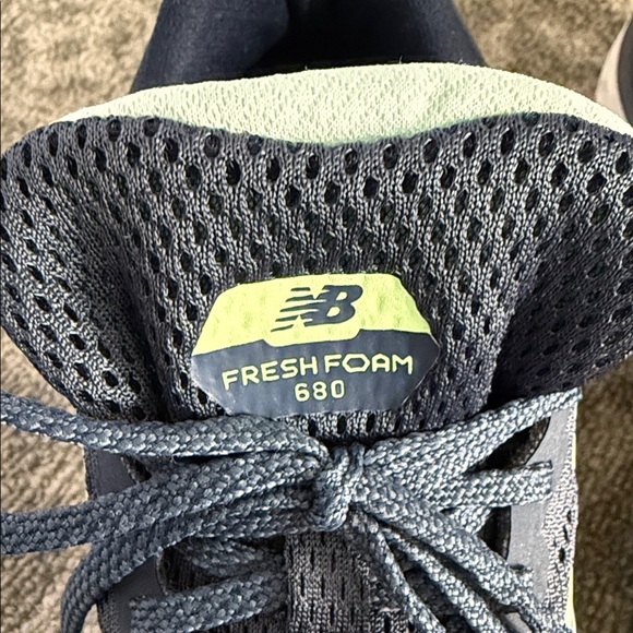 New Balance fresh foam 680 running sneakers - Picture 3 of 11